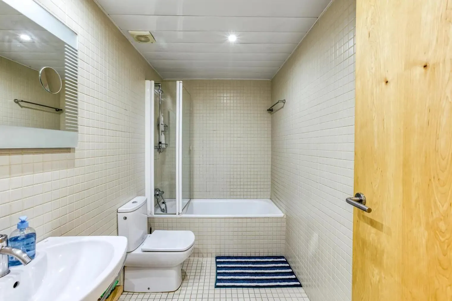 Apartament Amb Piscina I Zona Enjardinada 로지즈 0*,